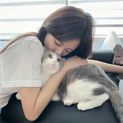 蒙面纱的男子